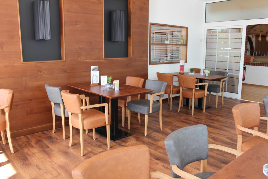 Hotel Ripken Kirchhatten Extérieur photo
