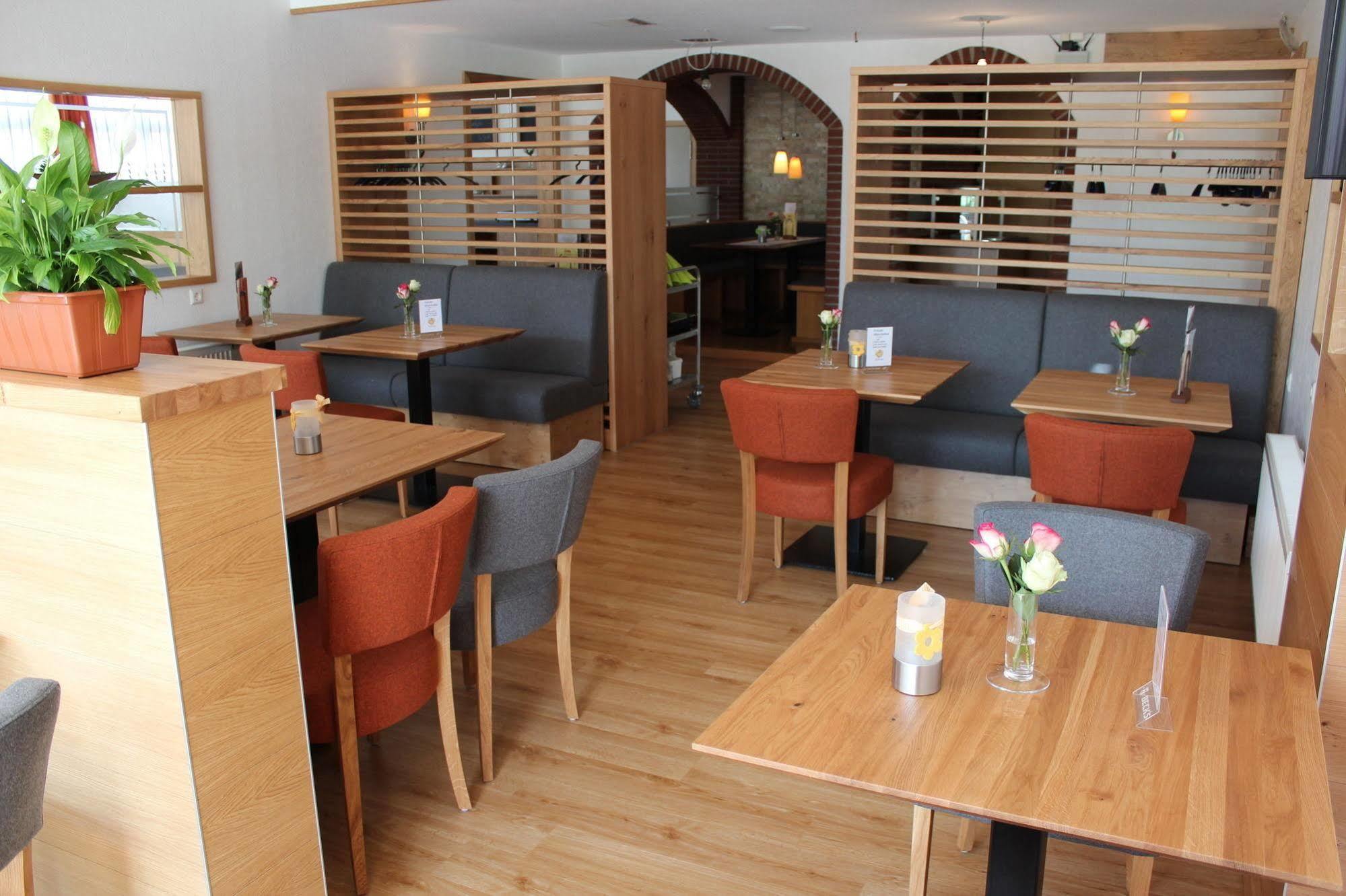 Hotel Ripken Kirchhatten Extérieur photo