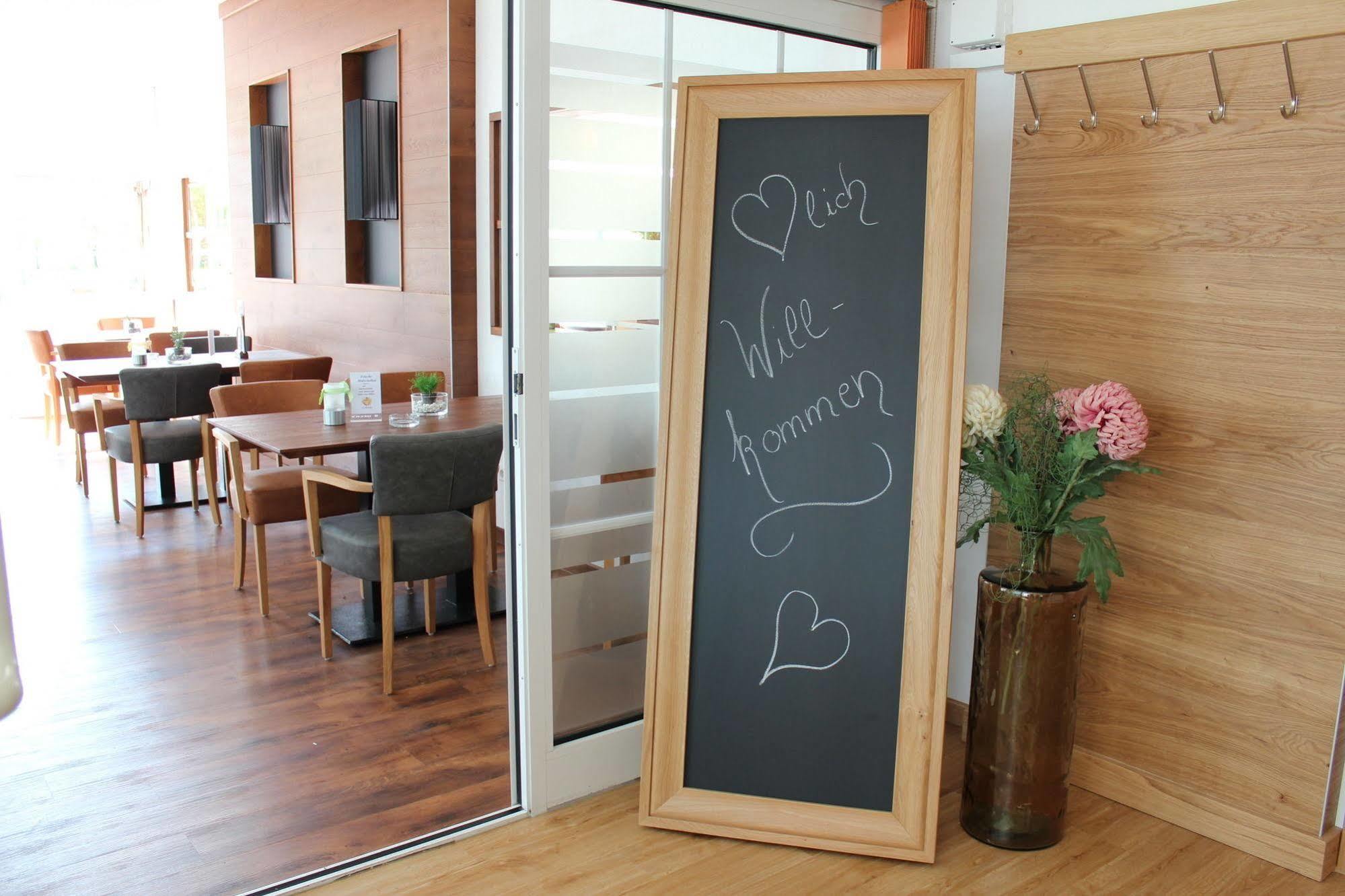 Hotel Ripken Kirchhatten Extérieur photo