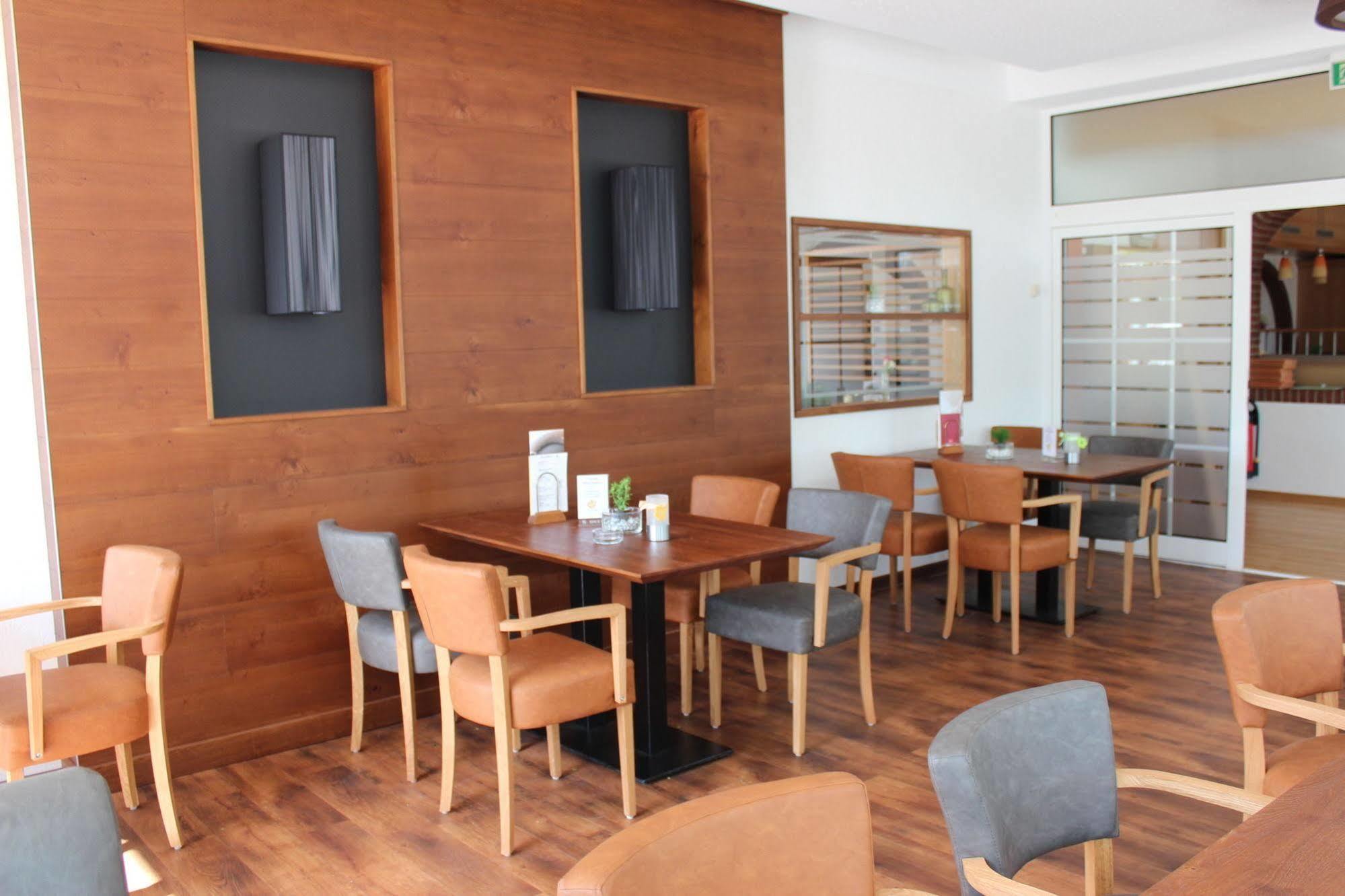 Hotel Ripken Kirchhatten Extérieur photo